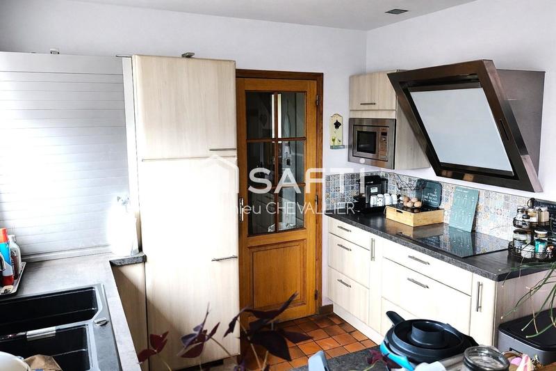 Maison - 163 m² - 8 pièces