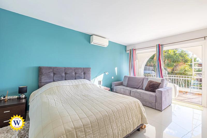 Villa - 223 m² - 6 pièces