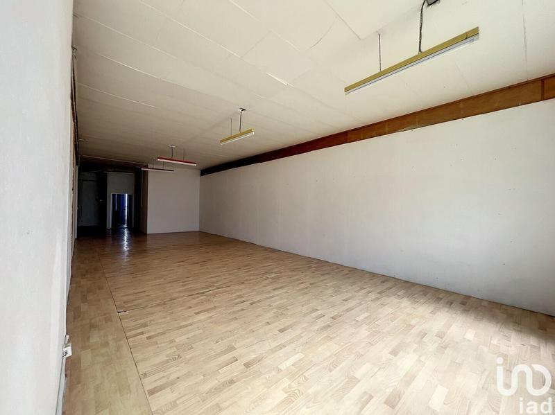 Local commercial - 3 000 m²