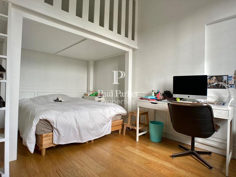 Maison - 230 m² - 6 pièces