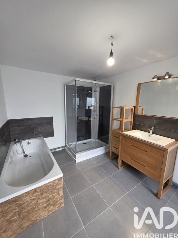 Maison - 96 m² - 3 pièces