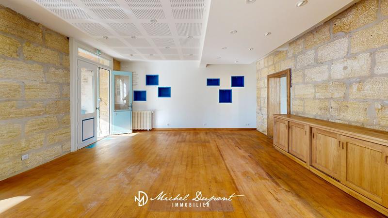 Maison - 250 m² - 8 pièces