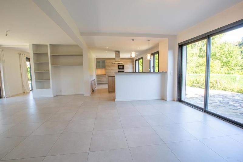 Maison - 180 m² - 7 pièces