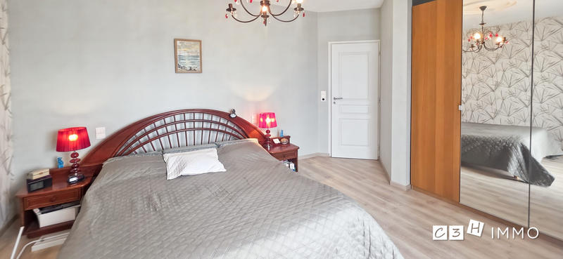 Villa - 234 m² - 6 pièces