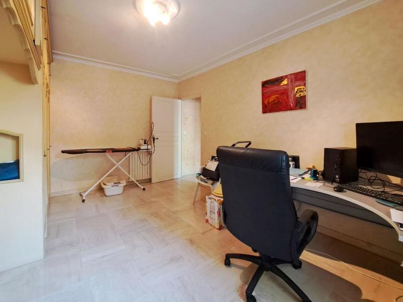 Villa - 234 m² - 9 pièces