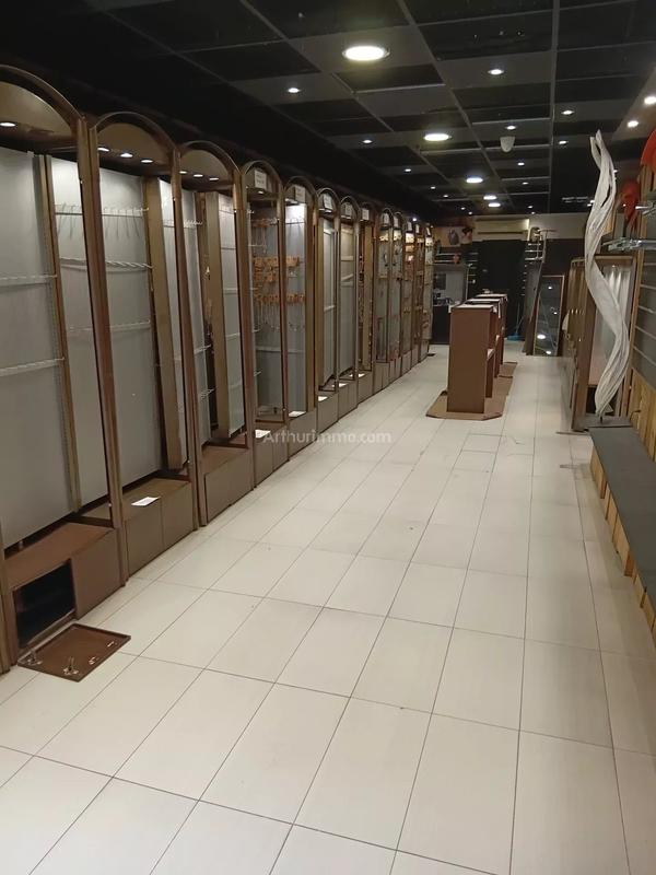 Magasins - 71 m²