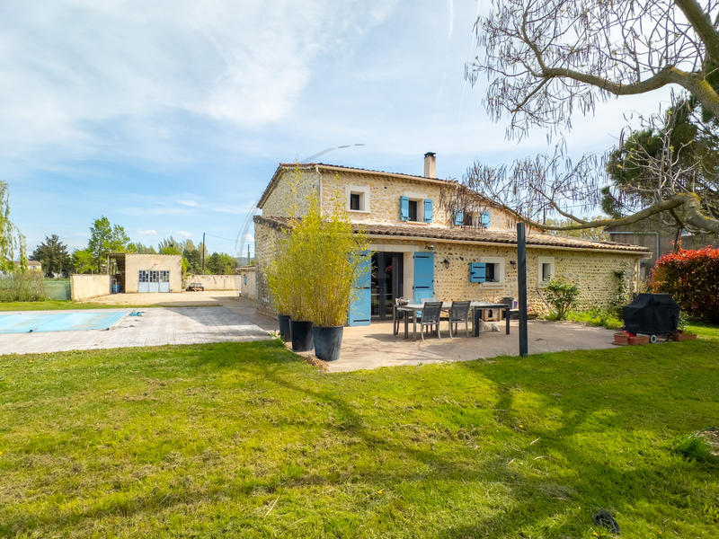 Maison - 180 m² - 5 pièces