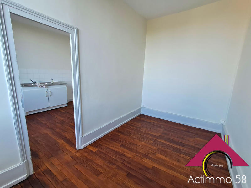 Fonds de commerce - Magasins - 1 080 m²