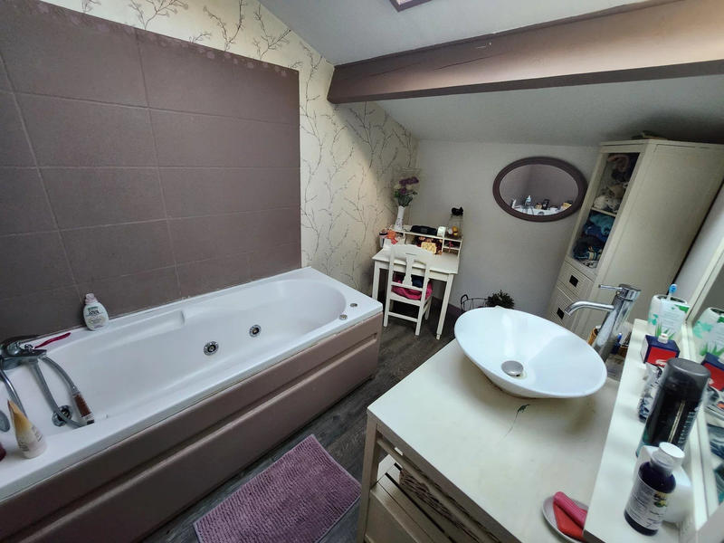 Maison - 230 m² - 7 pièces