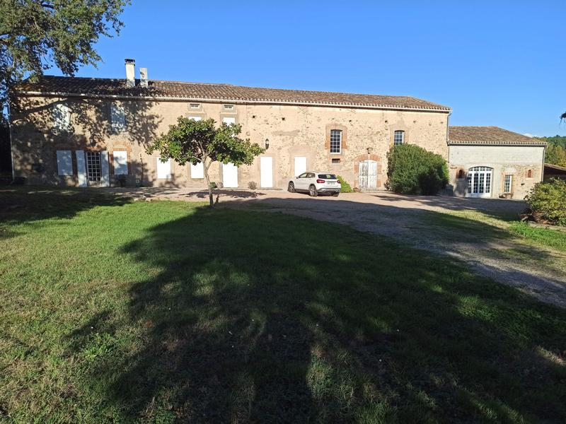 Maison traditionnelle - 280 m² - 7 pièces
