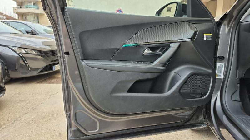 Peugeot 2008 II 1.5 BlueHDi 130 Eat8 Allure