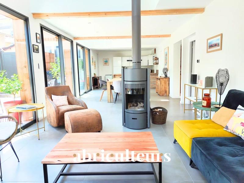 Maison - 169 m² - 6 pièces