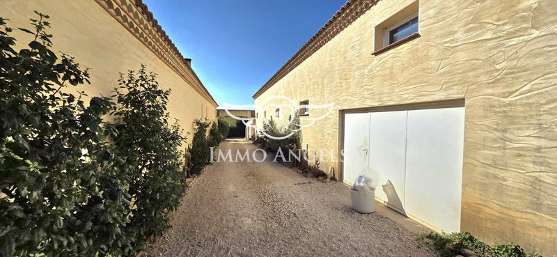 Mas - 240 m² - 13 pièces