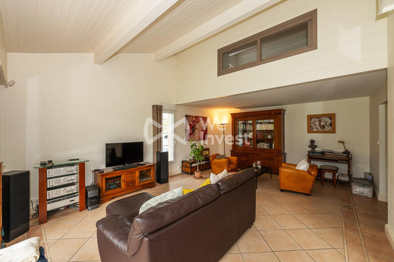 Maison - 277 m² - 6 pièces