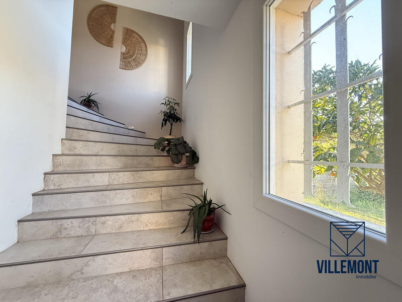 Maison - 210 m² - 9 pièces