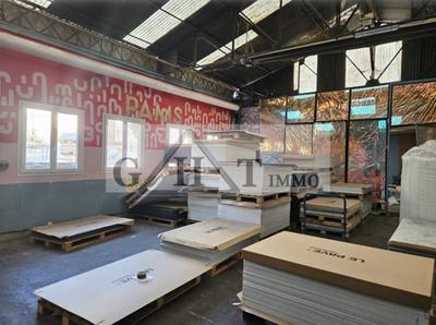 Entrepôt - 1 400 m²