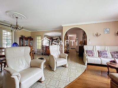 Maison - 174 m² - 7 pièces