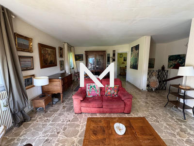 Maison - 162 m² - 8 pièces