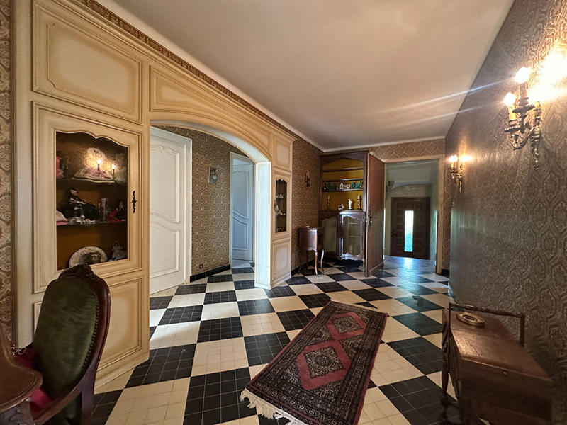 Maison - 231 m² - 6 pièces