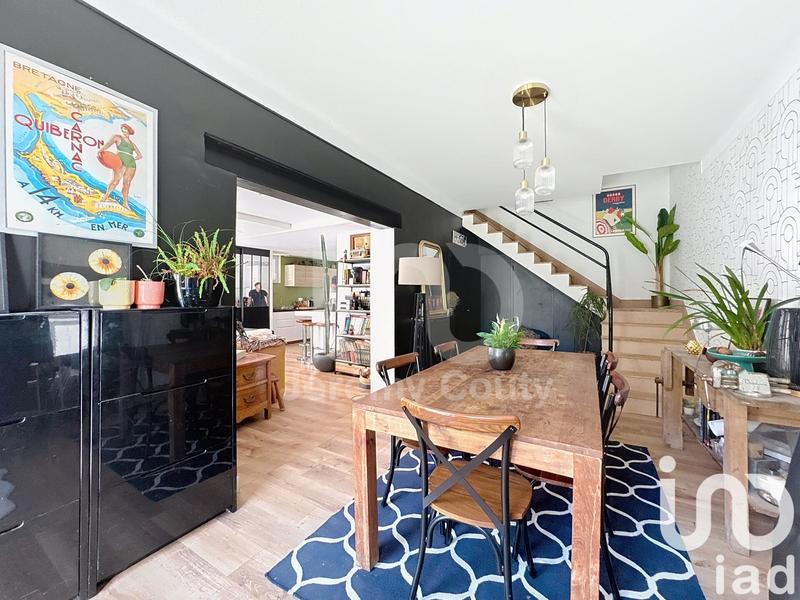 Maison - 200 m² - 11 pièces