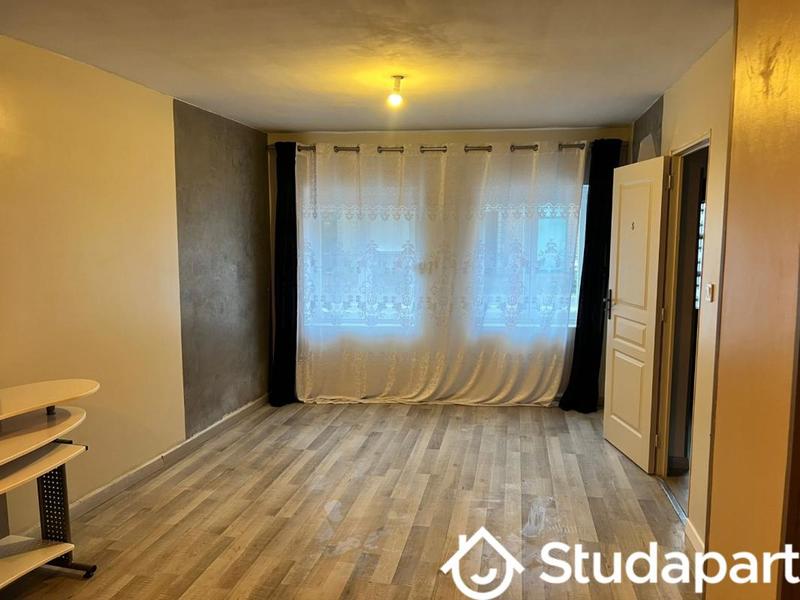 Chambre - 9 m² - 1 pièce