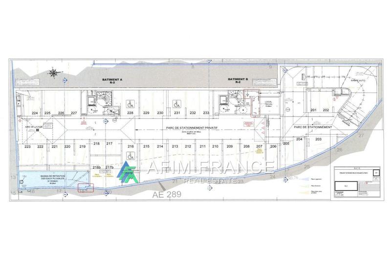 Parking / Garage - 807 m²