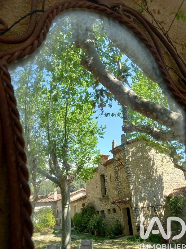 Maison - 660 m² - 21 pièces