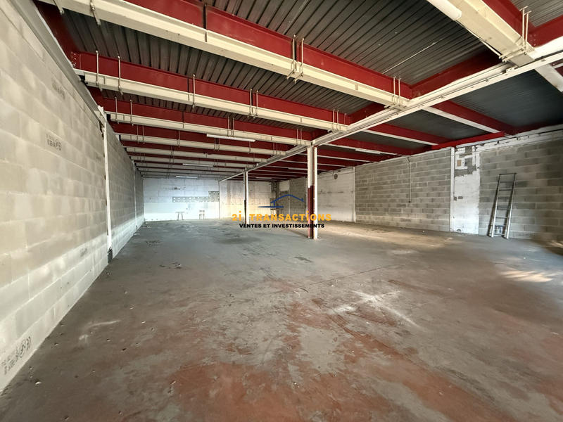 Local d'activités - 396 m²