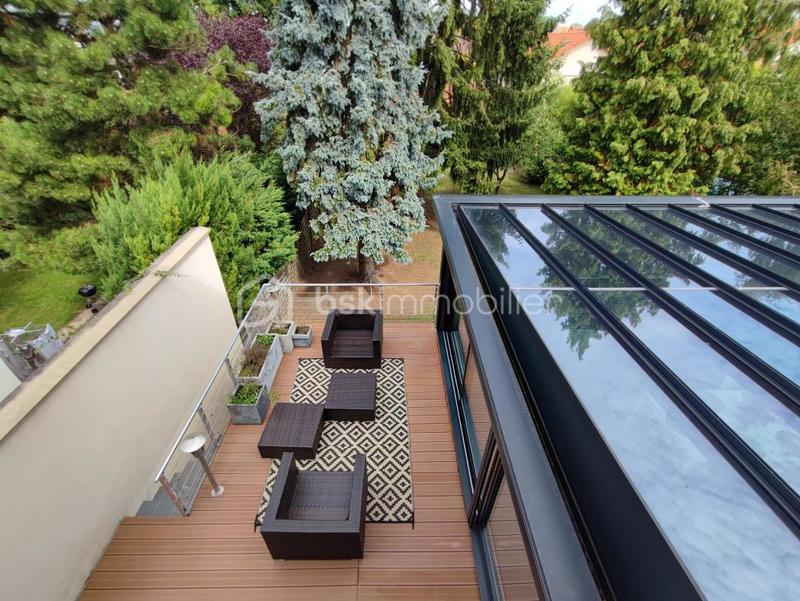 Demeure - 268 m² - 8 pièces