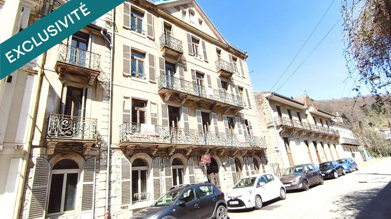 Local commercial - 1 080 m² - 34 pièces