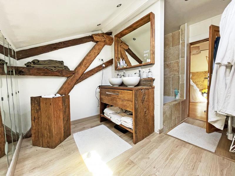 Maison - 250 m² - 7 pièces