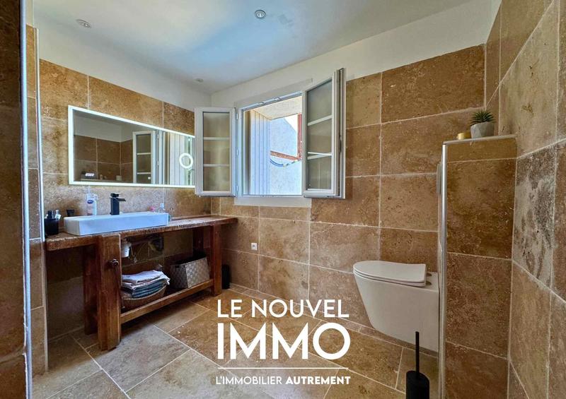 Mas - 335 m² - 8 pièces