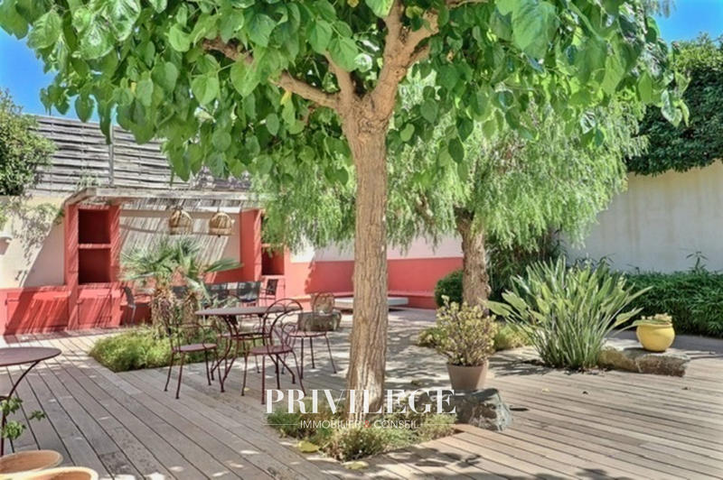 Villa - 315 m² - 6 pièces