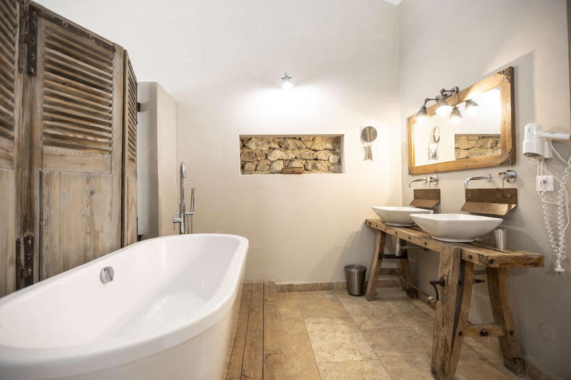 Propriété - 590 m² - 20 pièces