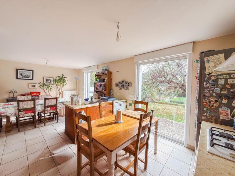 Maison - 184 m² - 8 pièces