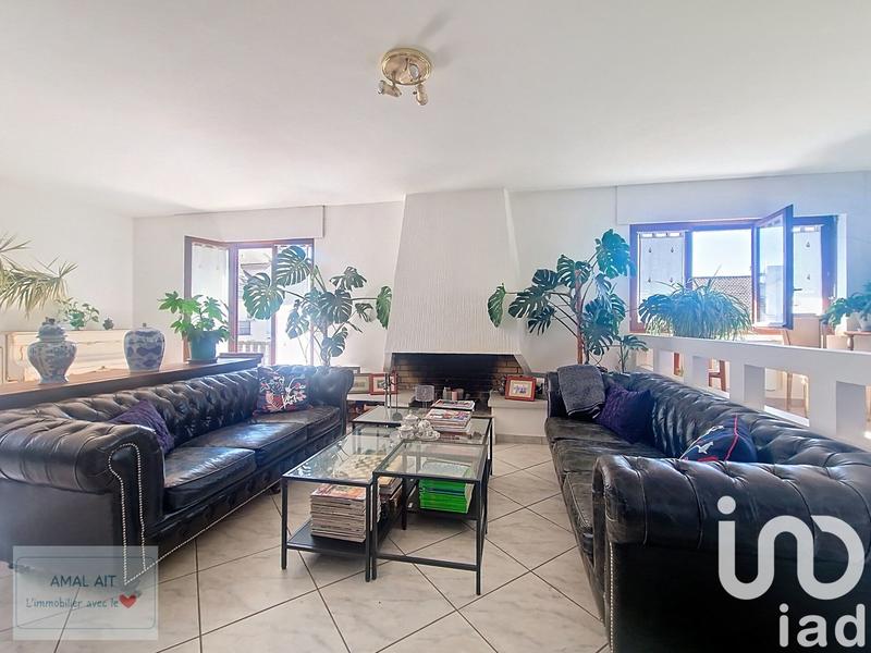 Maison - 226 m² - 9 pièces