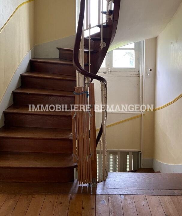 Maison bourgeoise - 261 m² - 11 pièces