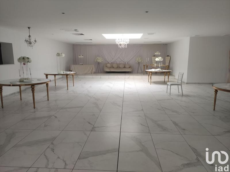 Local commercial - 1 500 m²