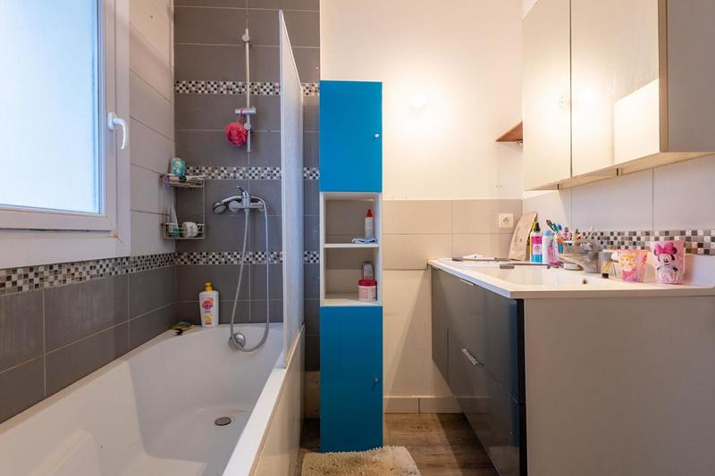 Maison - 99 m² - 5 pièces