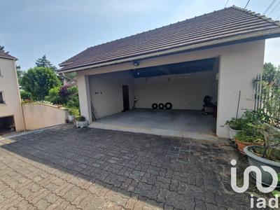 Maison - 206 m² - 7 pièces