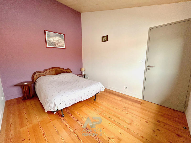 Maison - 203 m² - 5 pièces