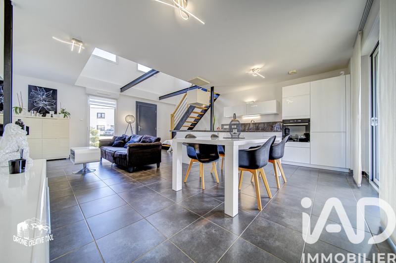 Maison - 96 m² - 6 pièces