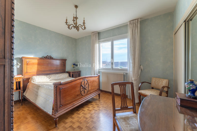 Maison - 220 m² - 7 pièces