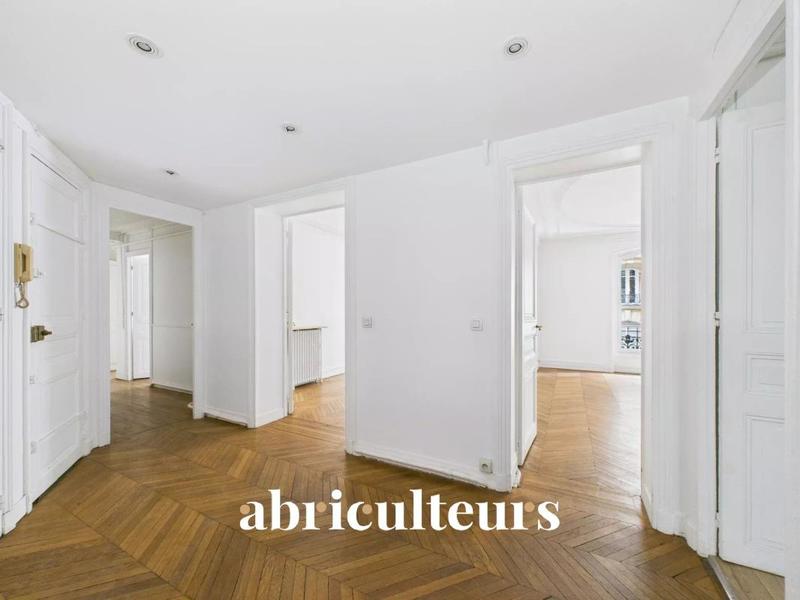 Appartement - 99 m² - 4 pièces