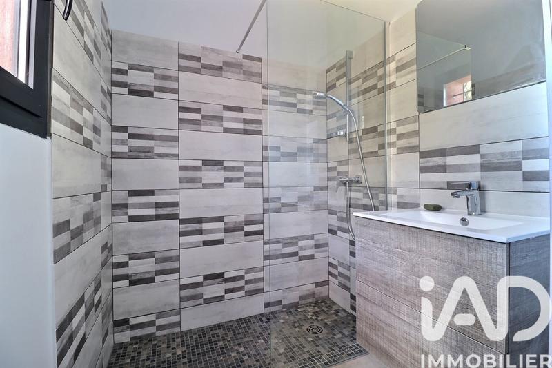 Maison - 305 m² - 10 pièces