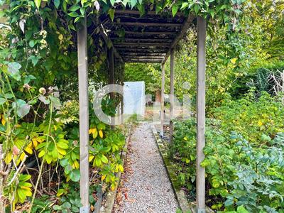 Maison - 220 m² - 6 pièces