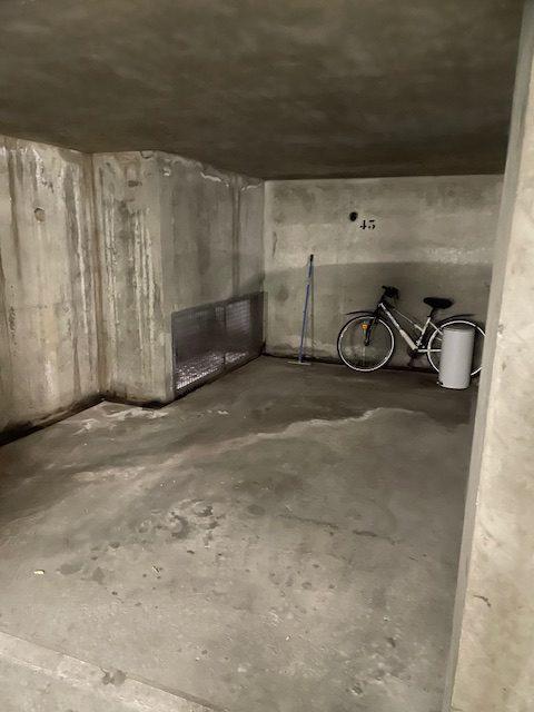 Parking / Garage - 9 m²