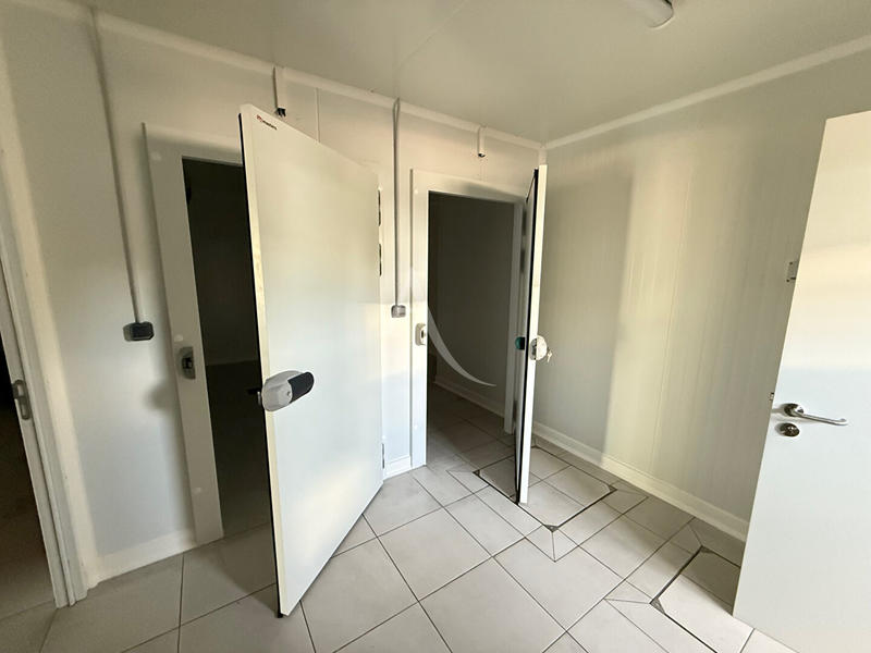 Local commercial - 127 m²