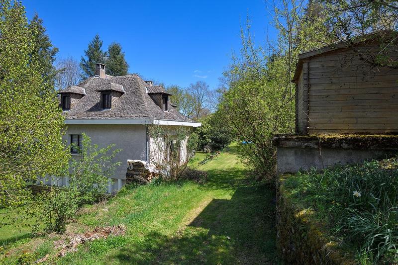 Maison - 335 m² - 11 pièces