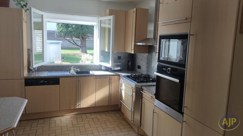 Maison - 111 m² - 5 pièces